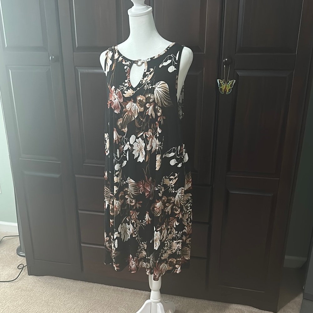Black and Pink Sleeveless Midi Sundress for Casual Wear